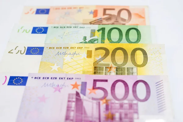Банкноти Євро Ізольовані Білому Тлі Різні Банкноти Євро — стокове фото