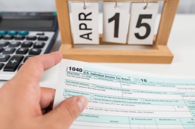 Vergi iadesi formu 1040 masada. Mali belge. Vergi zamanı.