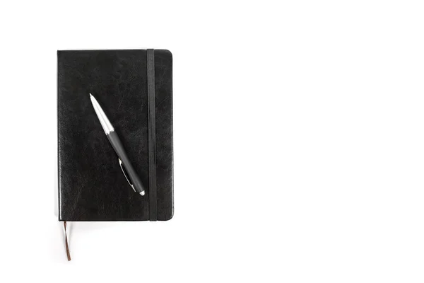 Μαύρο Σημειωματάριο Και Μαύρο Στυλό Που Απομονώνονται Λευκό Αντίγραφο Χώρο — Φωτογραφία Αρχείου