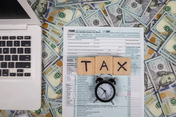 第1040号空白表格美国个人所得税申报单及附件 纳税概念 提交税务文件 课税时间 — 图库照片
