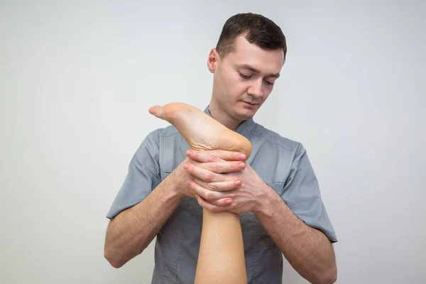 Foot Massage Sports Restorative Massage Masseur Bends Pulls Leg Girl — Stock Photo, Image