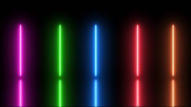 Mavi, yeşil, kırmızı ve mor, turuncu neon ışıklar ve yansımalar