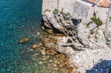 Buddva Sahili, Montgomery, Adriyatik Denizi ve Balkan Dağları