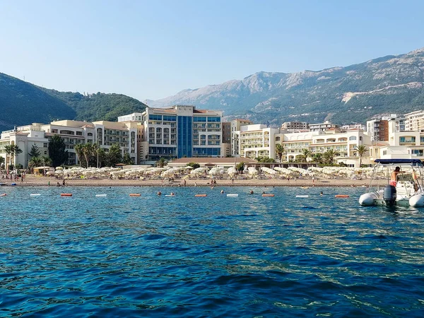 Güzel manzara, Adriyatik kıyılarına deniz manzarası Budva, Karadağ, Avrupa