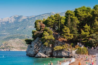 Güzel manzara, Adriyatik kıyılarına deniz manzarası Budva, Karadağ, Avrupa