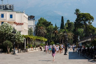 Karadağ 'a, Adriyatik denizine seyahat