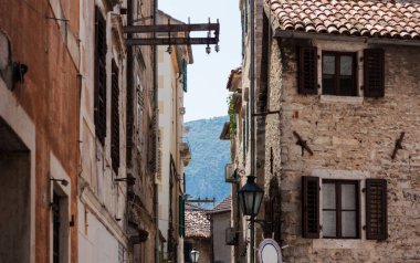 Eski Kotor, Karadağ, Avrupa, Adriyatik denizi ve dağlarındaki tarihi bina