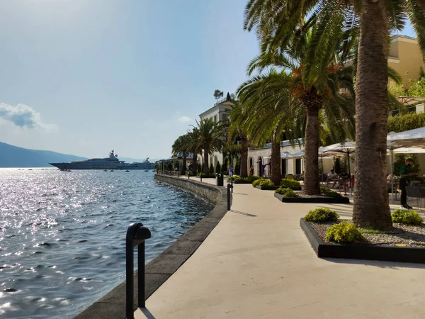 Karadağ 'a, Adriyatik denizine seyahat