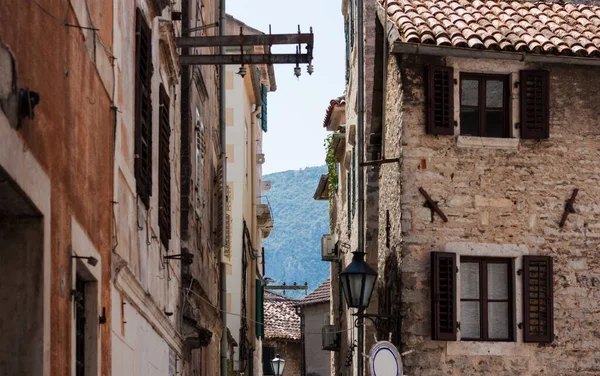 Eski Kotor, Karadağ, Avrupa, Adriyatik denizi ve dağlarındaki tarihi bina