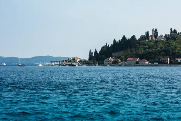 Baía Kotor Vista Mar Para Barcos Perto Cidade Velha Herceg — Fotografia de Stock