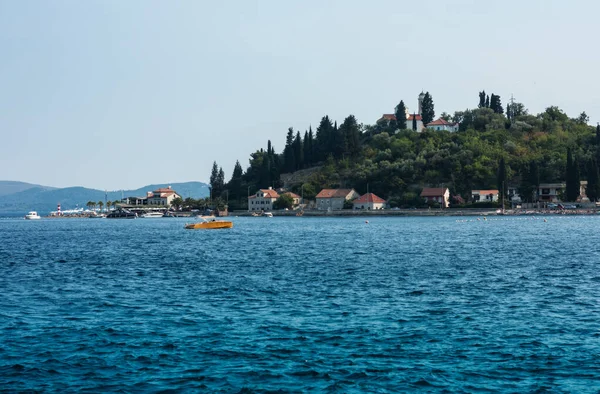Kotorbukten Utsikt Från Havet Till Den Gamla Staden Herceg Novi — Stockfoto
