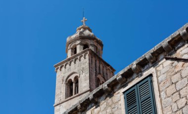 Ünlü kent Dubrovnik, Hırvatistan ve Adriyatik kıyısındaki antik binaların manzarası