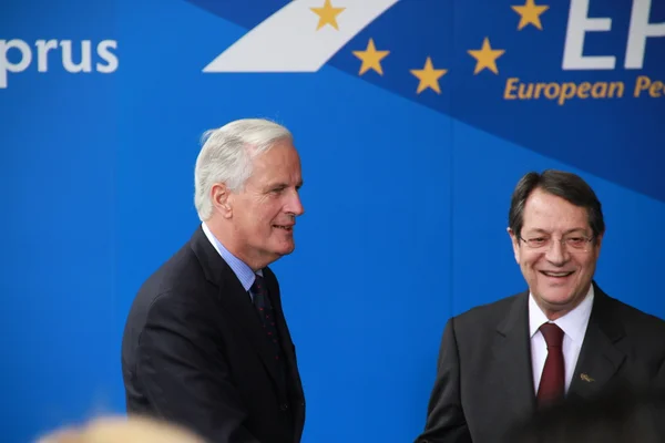 Michel Barnier and Nicos Anastasiades — Stock Photo, Image