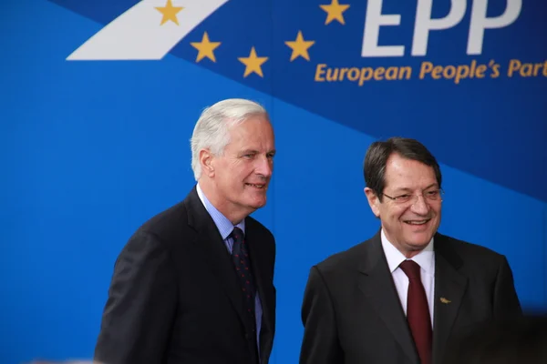 Michel barnier 및 nicos anastasiades — 스톡 사진