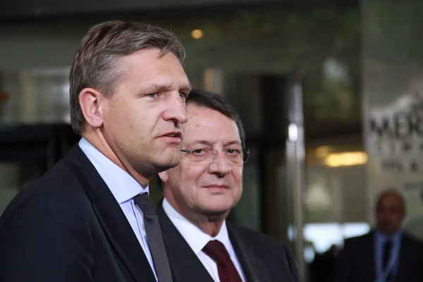 sybrand van haersma buma ve nicos anastasiades