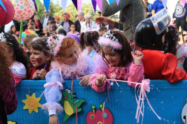çocuklar. Karnaval Kıbrıs.