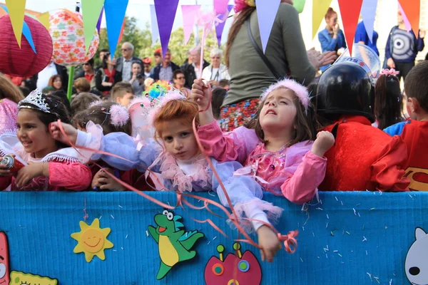 Barn. karneval i Cypern. — Stockfoto