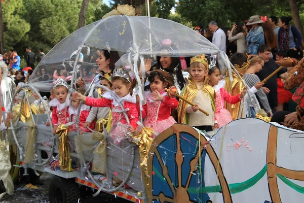 çocuklar. Karnaval Kıbrıs.
