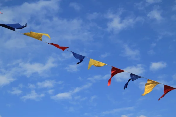 renkli bayraklar. Karnaval Kıbrıs.