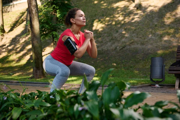 Determined Athlete Sportswoman Exercising Outdoor Doing Deep Squats City Park — Stock Photo, Image