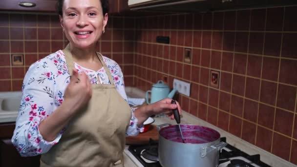 Inspired Woman Housewife Cookery Video Blogger Talking Looking Camera While — Stock Video