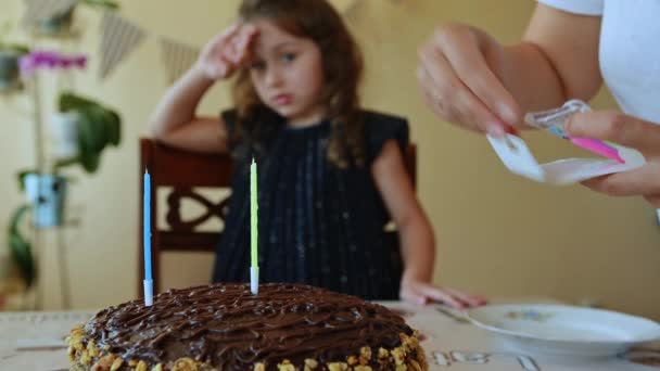 Close Womans Hands Lighting Five Multicolored Candles Cake Her Daughters — Stok video