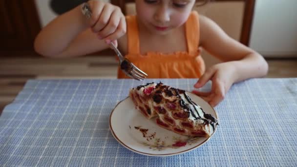 Focus Slice Homemade Sweet Summer Cake Monastery Hut Made Baked — Stockvideo