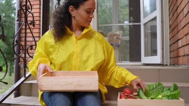 Inspired Beautiful Successful Young Woman Farmer Agronomist Dressed Yellow Raincoat — Stock video