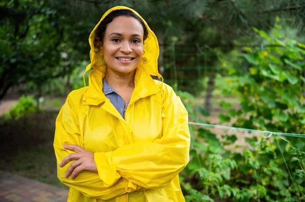 Headshot Portrait Face Multiethnic Woman Gardener Horticulturist Inspired Successful Gardener — ストック写真