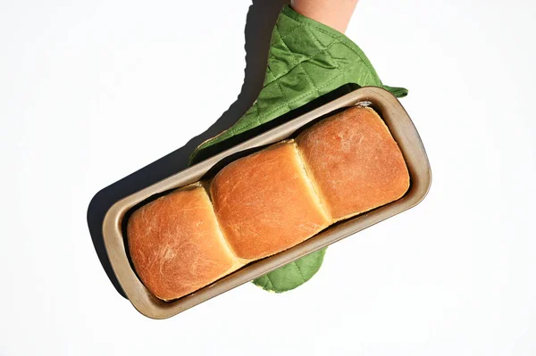 Top View Chefs Hand Kitchen Glove Holding Baking Dish Freshly — Zdjęcie stockowe