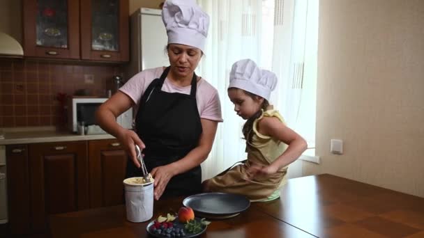 Charming Multi Ethnic Woman White Chef Hat Black Apron Laying — Stok video