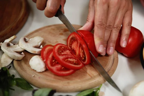 Close Details Hands Chef Slicing Ripe Juicy Tomato Wooden Chopping — Fotografia de Stock