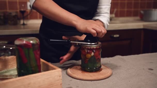 तपश वणक Jars करत घरग जवण — स्टॉक व्हिडिओ