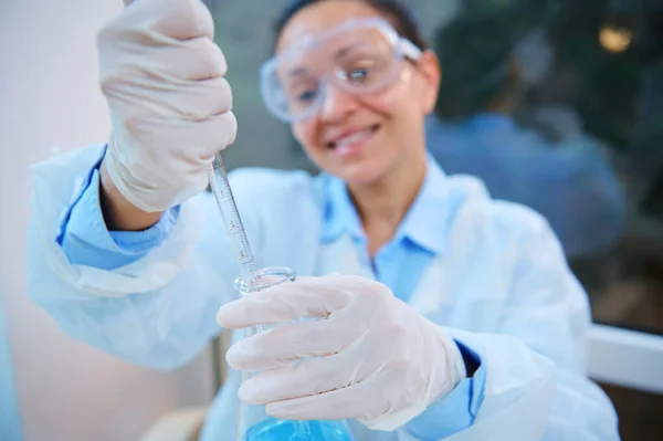 Selective Focus Glass Dropper Gloved Hands Blurred Woman Scientist Chemist — Zdjęcie stockowe