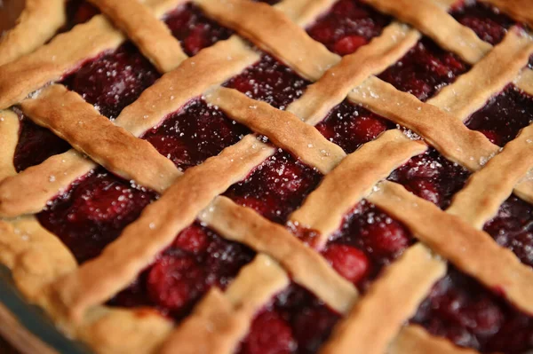 Close Uma Torta Cereja Americana Clássica Com Reticulado Doce Pastelaria — Fotografia de Stock