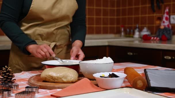 Close Housewife Woman Green Shirt Beige Chefs Apron Pours Flour — Stock Video