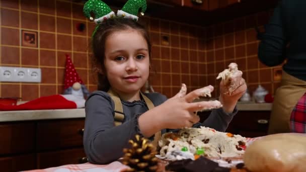 Charming Mischievous Caucasian Little Girl Elf Hoop Beige Chefs Apron — Stock Video