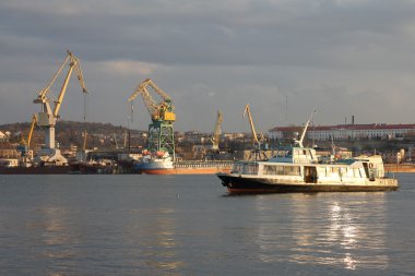 Vinç ve liman tekne