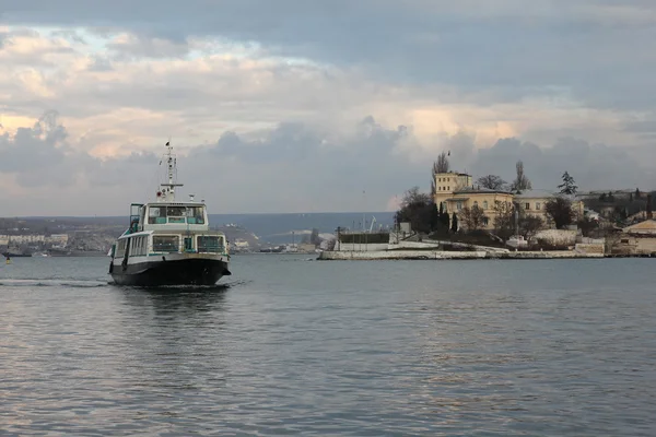 motor-limanda denize indirmek