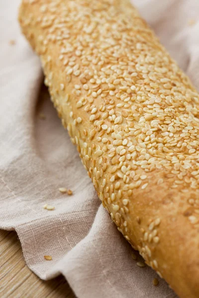 Baguette med sesamfrön — Stockfoto