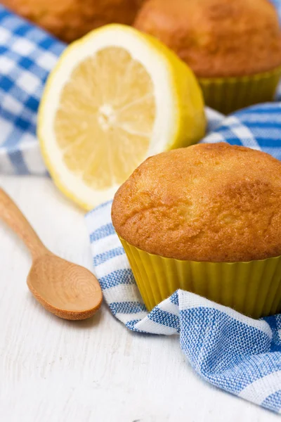 Lemon cupcakes — Stock Photo, Image