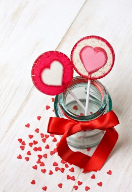 Kırmızı kalp lolipop 