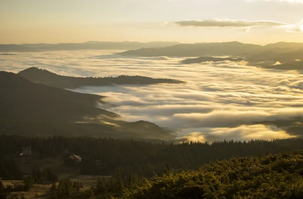 Dawn in mountains... — Stock Photo, Image