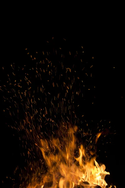 Ved bränns i en brasa närbild — Stockfoto