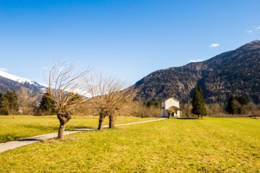 Kilise Çayırlığında Alps