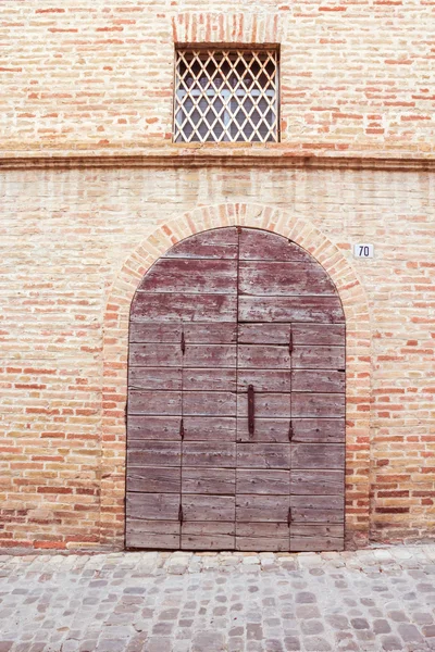 Antika dörren i Italien — Stockfoto