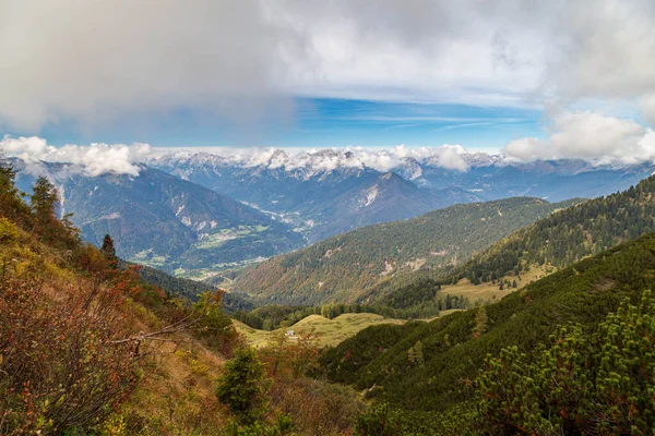 Dia Nebuloso Outubro Nos Alpes Friuli Venezia Giulia Itália — Fotografia de Stock