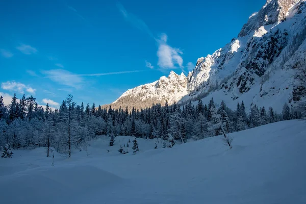 Strugova Tal Auf Dem Berg Mangart Für Ein Schönes Skivergnügen — Stockfoto