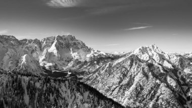İtalyan Alplerinde Tarvisio 'nun zirveleri