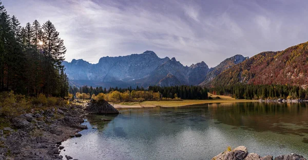 Herbsttag Der Nähe Der Seen Von Fusine Friaul Julisch Venetien — Stockfoto